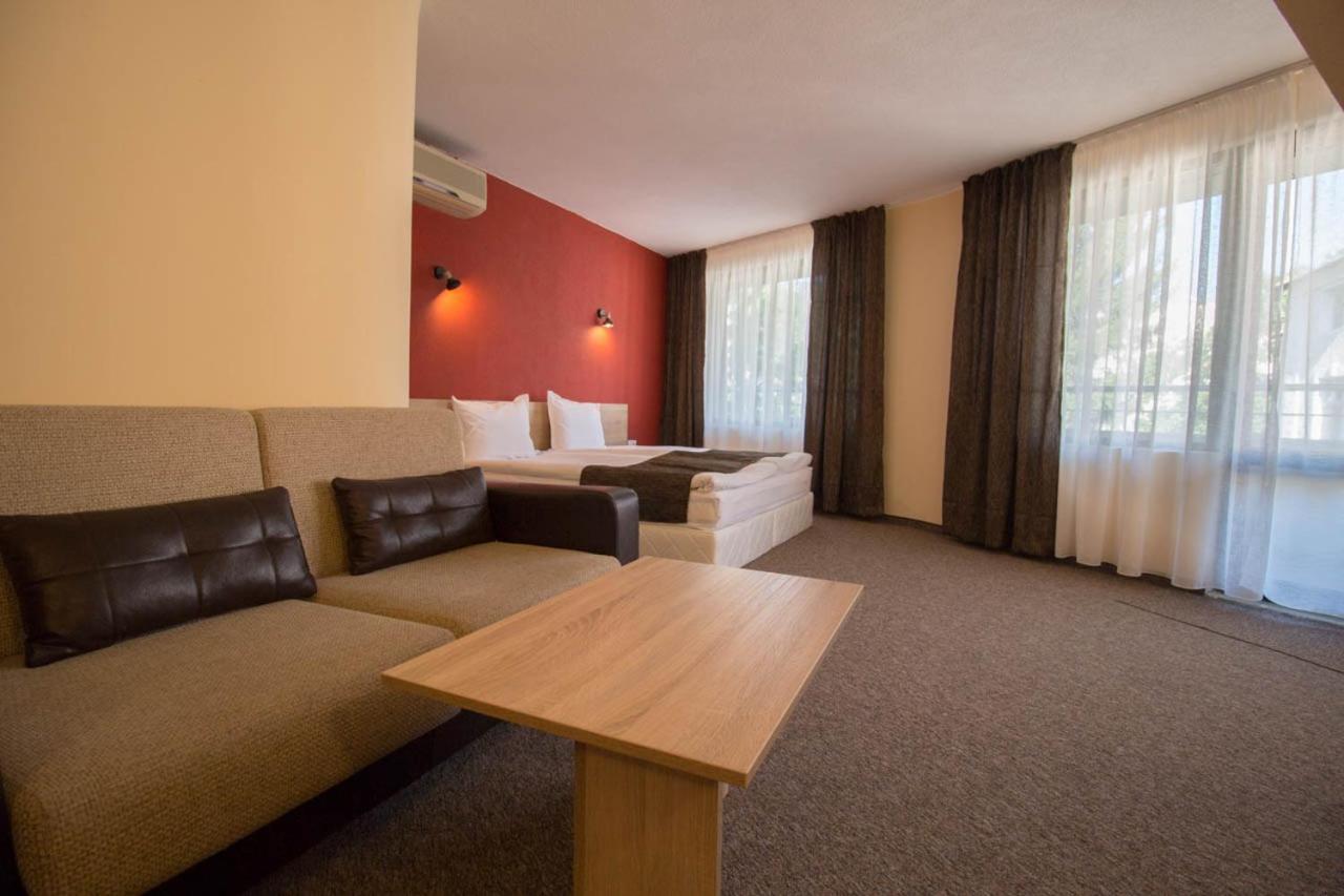 Evridika Hotel Devin Exterior photo