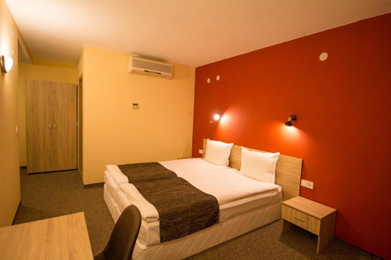 Evridika Hotel Devin Exterior photo