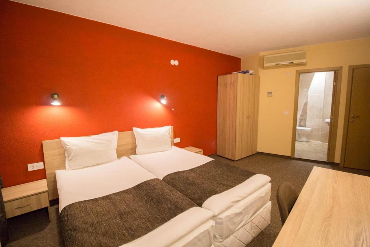 Evridika Hotel Devin Exterior photo
