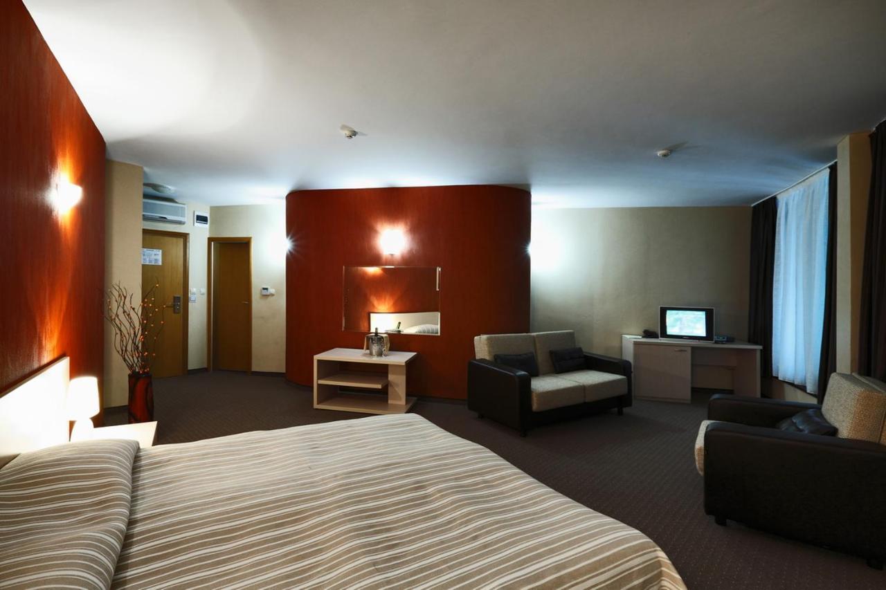 Evridika Hotel Devin Exterior photo