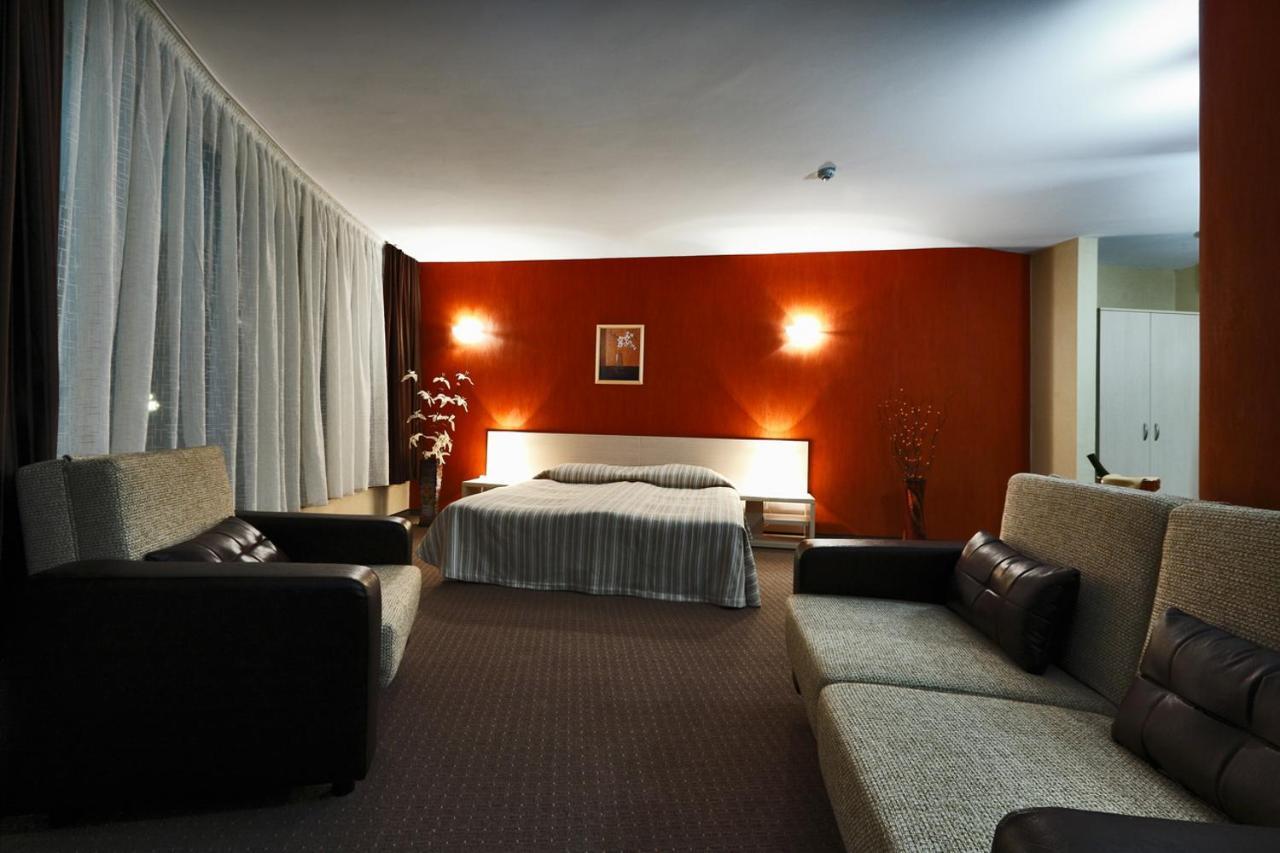 Evridika Hotel Devin Exterior photo